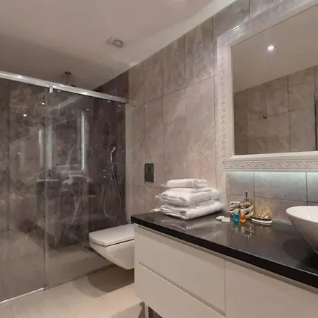 公寓 Comfortable Home With Shared Pools Near Beach And City Center In Alanya Toslak